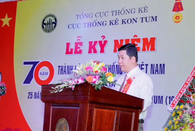 Phó Cục trưởng Phan Quốc Hùng tuyên bố lý do và giới thiệu đại biểu tham dự buổi Lễ