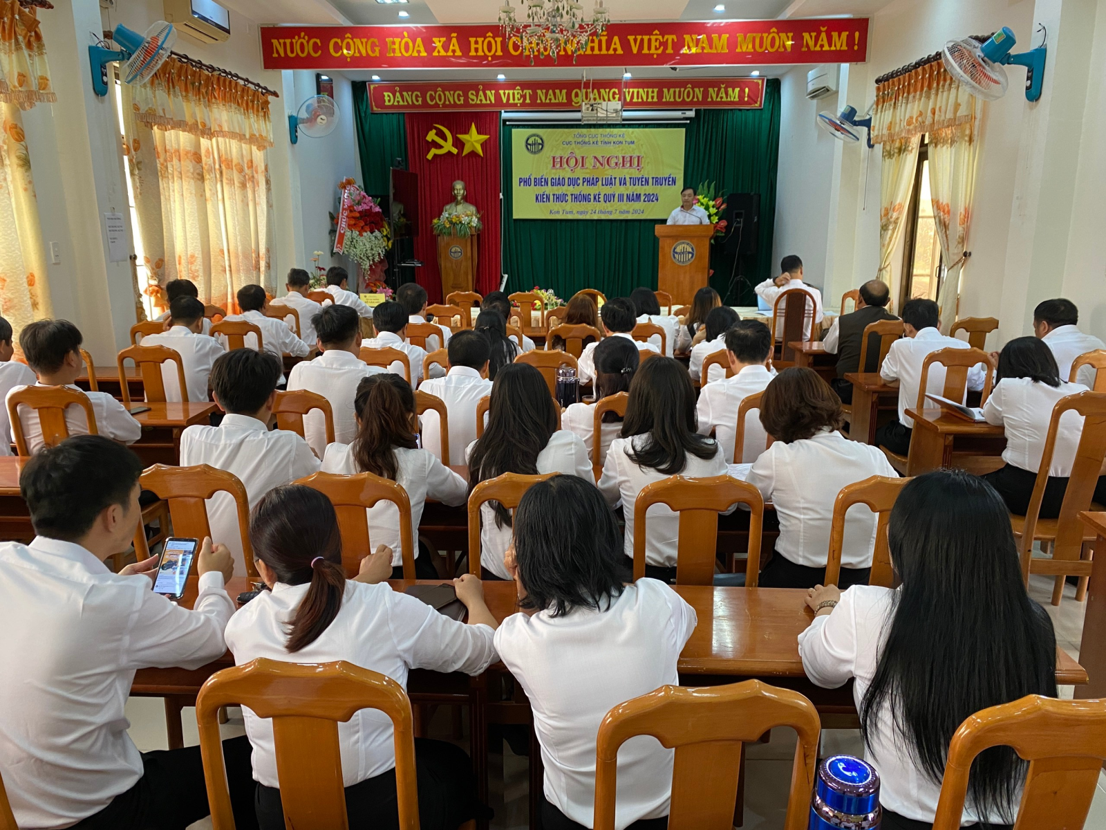 Cục Thống kê tỉnh Kon Tum tổ chức Hội nghị Phổ biến, giáo dục pháp luật và tuyên truyền kiến thức thống kê Quý III năm 2024