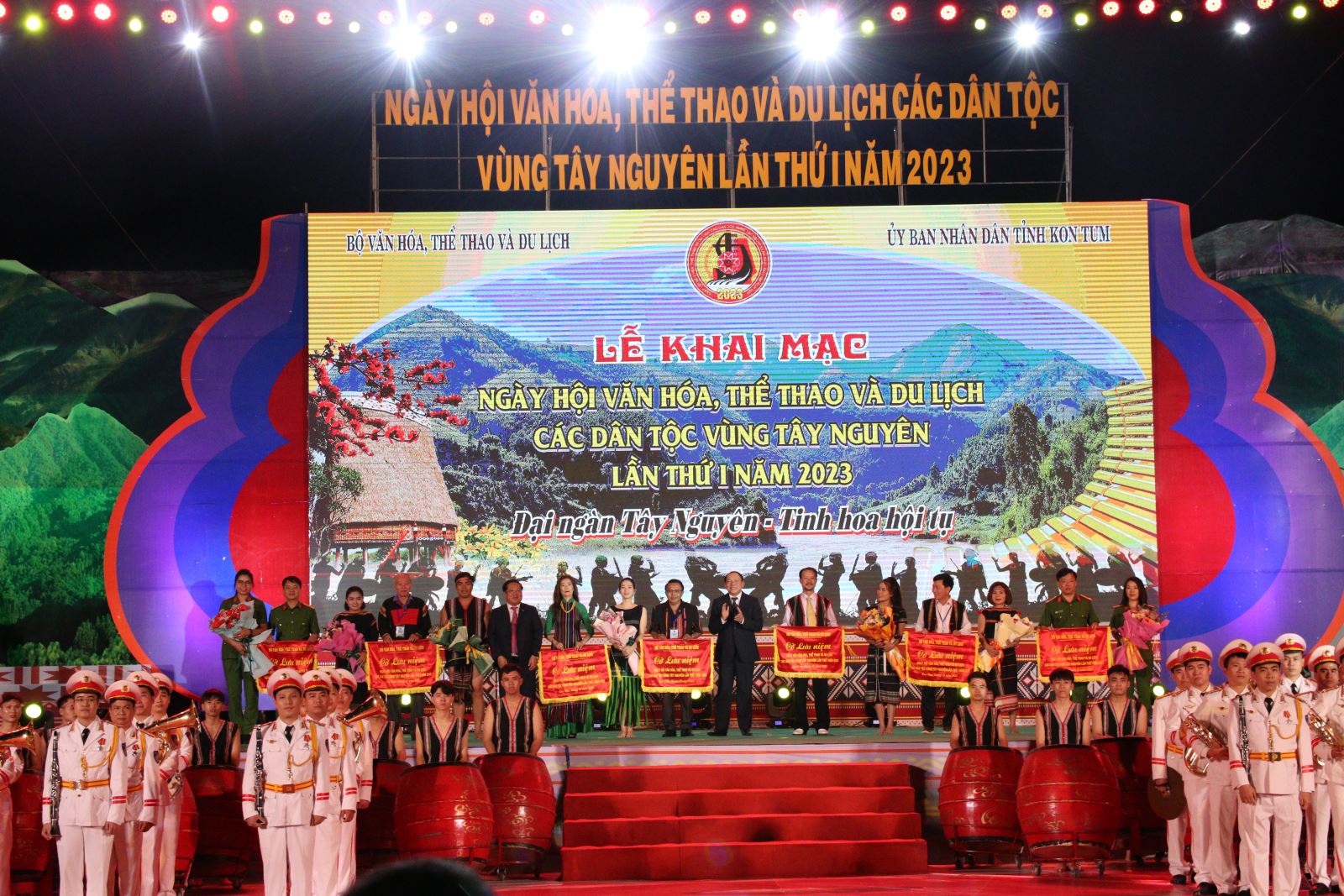 Khai mạc Ngày hội Văn hóa, thể thao và du lịch các dân tộc vùng Tây Nguyên lần thứ I tại tỉnh Kon Tum